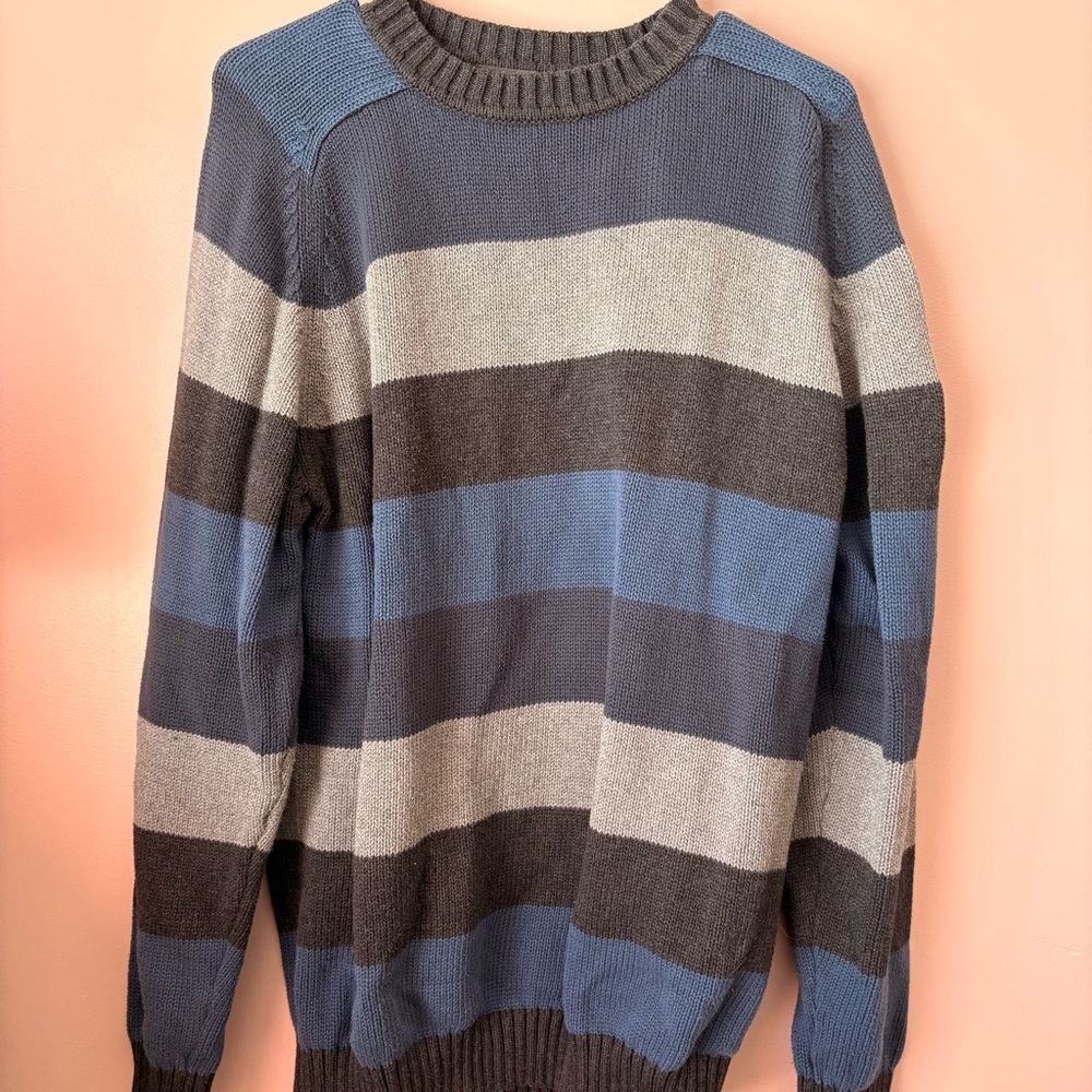 💙St. John's Bay Men's Blue and Gray Striped Crewneck Sweater